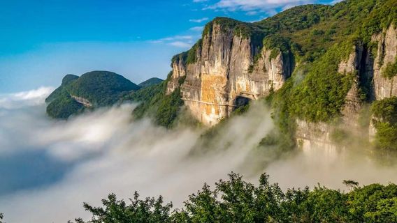 Gold Buddha Mountain