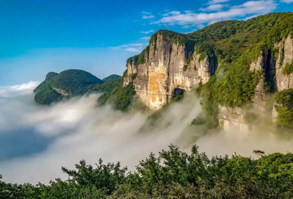 5_Gold Buddha Mountain