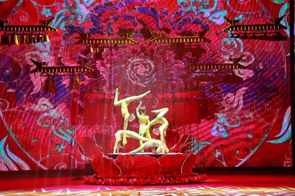 3_Red Theater