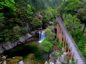 Eighteen Moon Lake Scenic Area