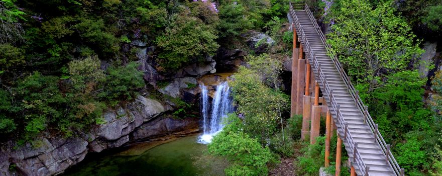Eighteen Moon Lake Scenic Area