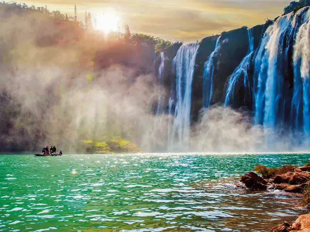 Sunrise Sightseeing in Luoping