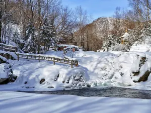 Weihu Mountain National Forest Park