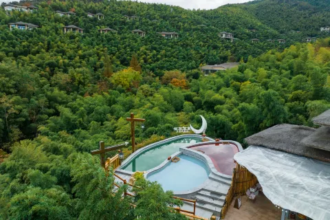Tianmu Lake Yushui Hot Spring