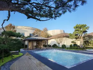 Changping Jingzhihu Tangquan Garden