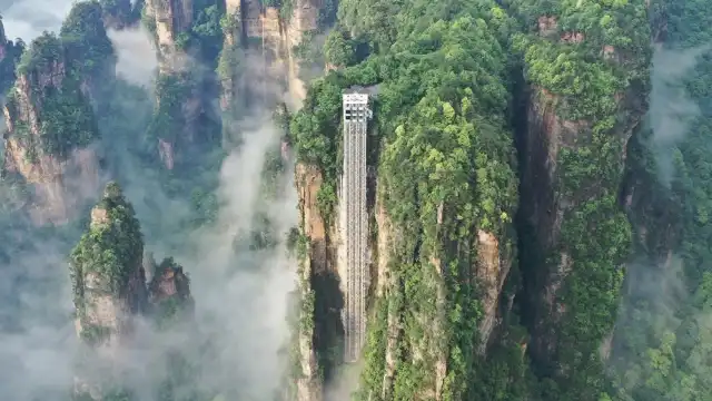 百龍天梯