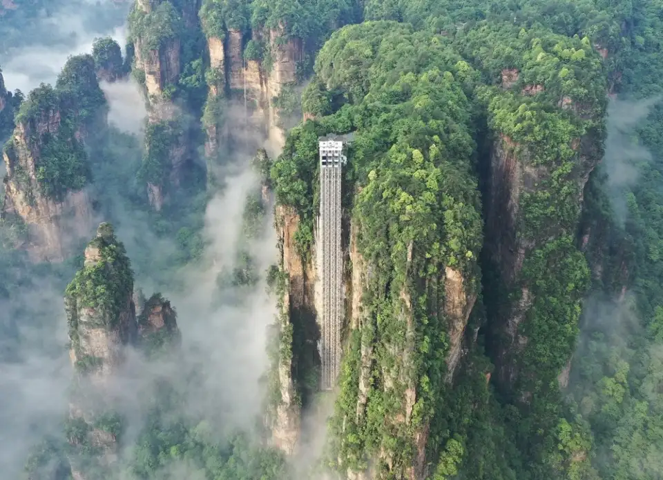 1_Bailong Elevator