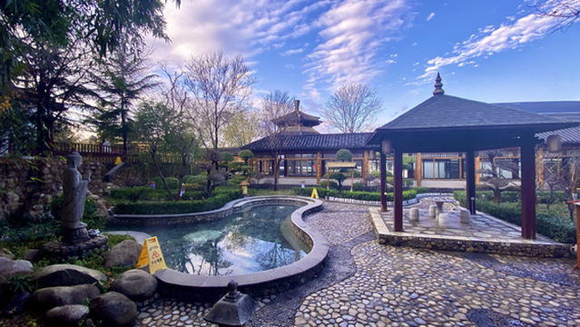 Hot Springs in Pingshan