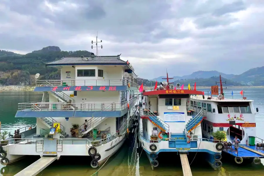 Hongchun Wharf in Wanfeng Lake