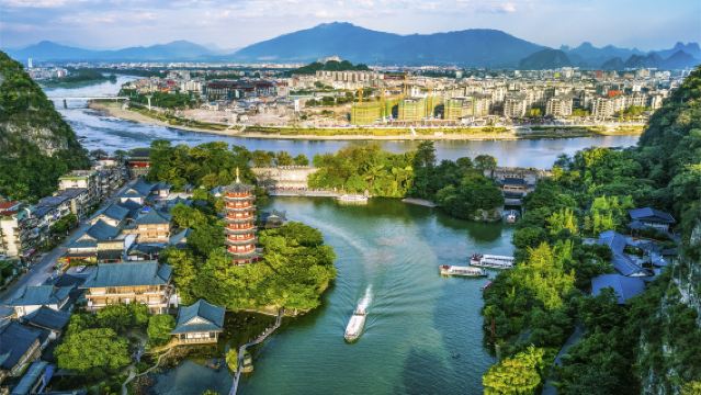 Guilin Private Day Tour: Elephant Hill Scenic Area + Seven Star Scenic Area + Solitary Beauty Peak & Prince City + East-West Lane + Two Rivers and Four Lakes