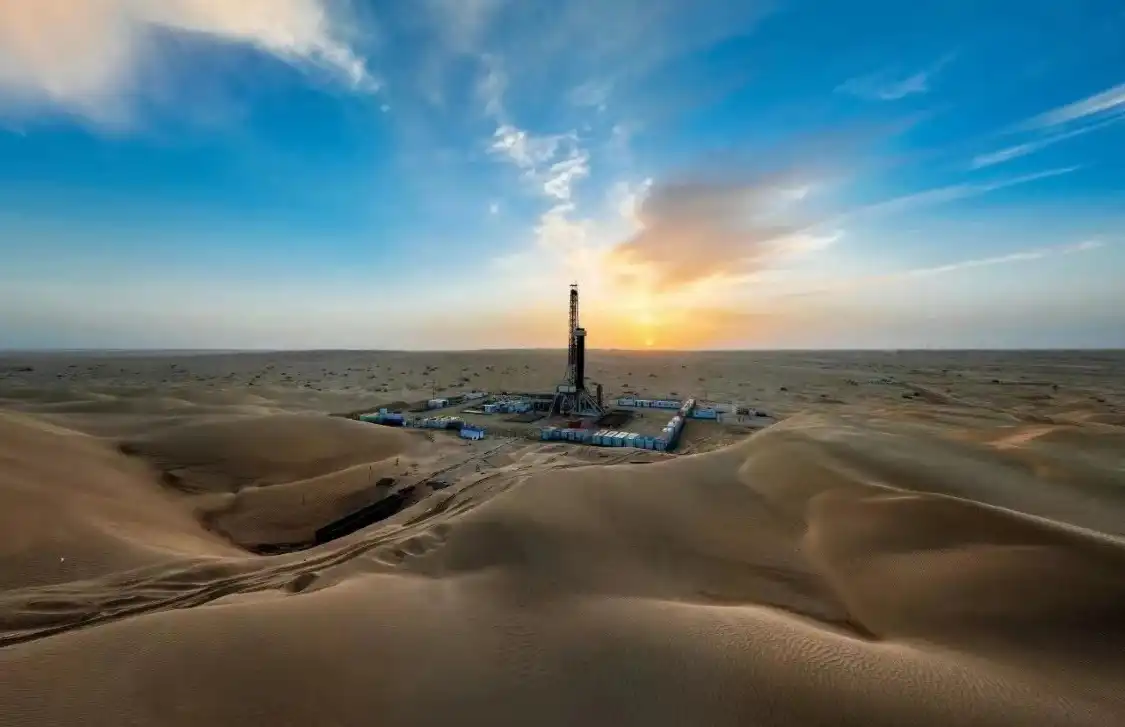 Tazhong Desert Industrial Tourism Area 주변 호텔