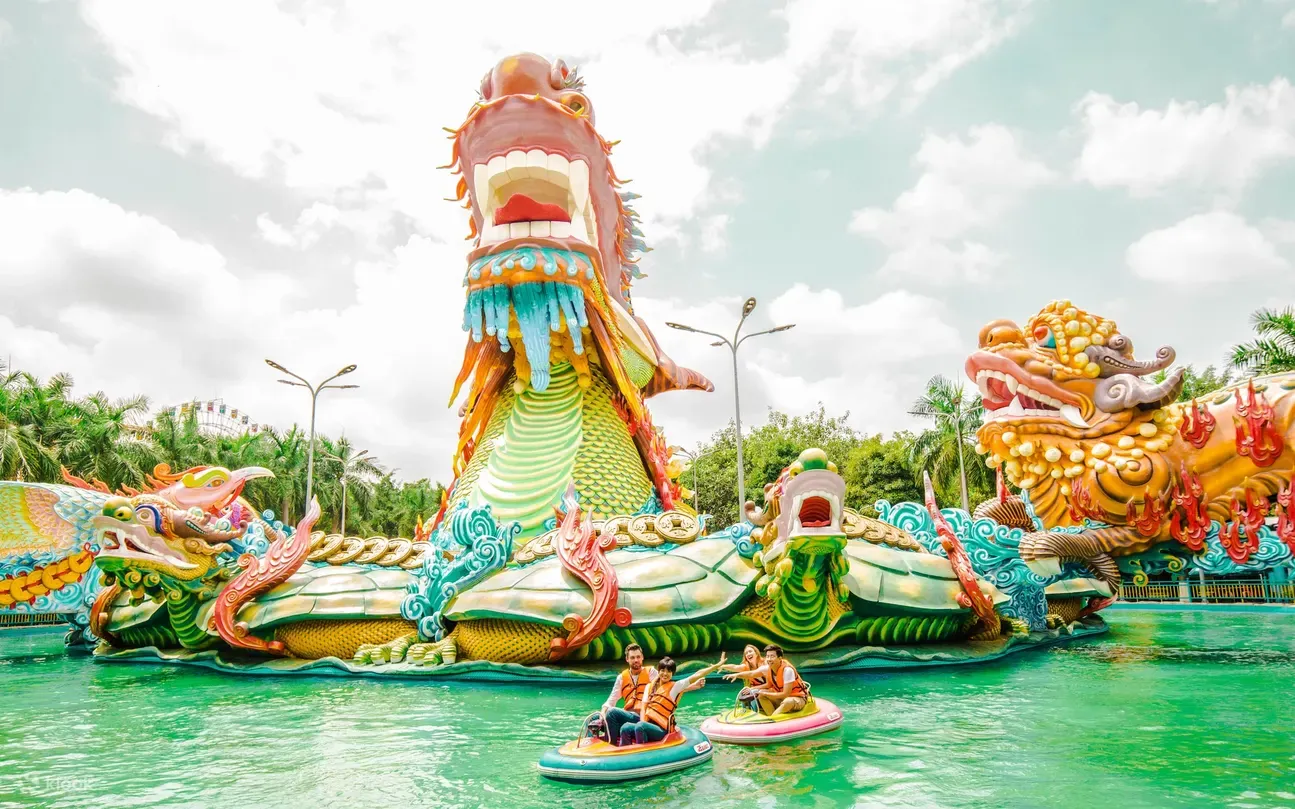 Suoi Tien Theme Park