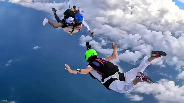 Skydiving in Wanning