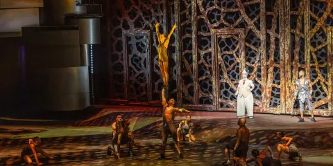 杜拜La Perle水舞秀