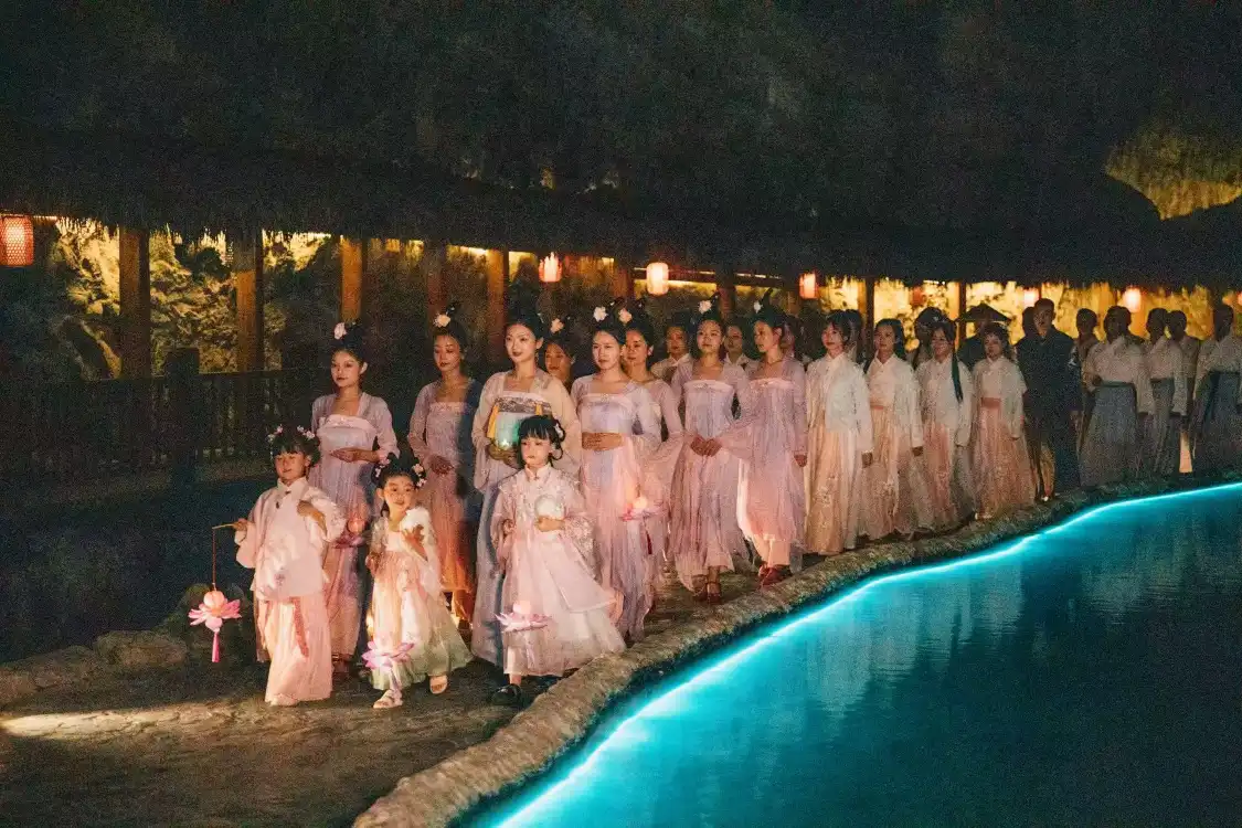Các khách sạn gần Peach Garden