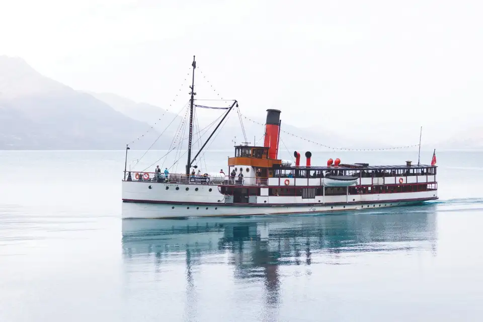 3_Lake Wakatipu Cruises