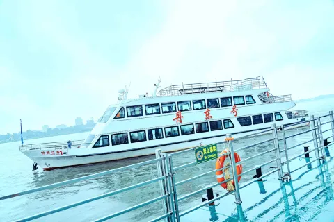 Dandong Yalu River Cruise