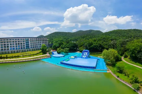  Ziqing Hu Holiday Resort