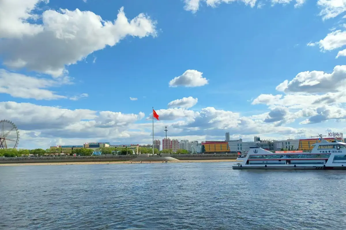 Речной порт и круиз по Амуру: город с воды