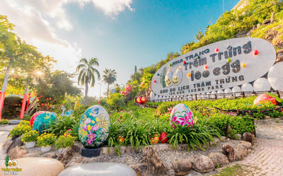 100 Egg Theme Park