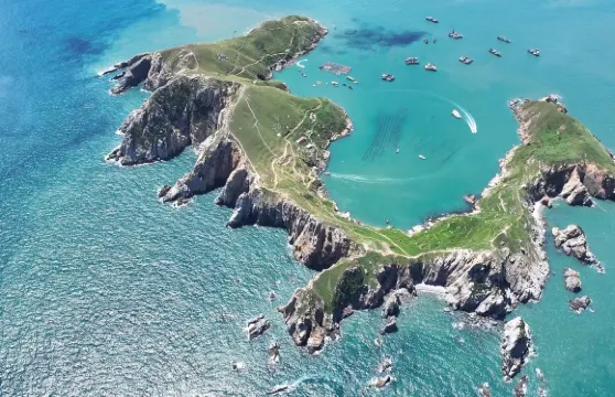 四礵列島遊艇水上體驗雙體遊艇近海遊玩票大小同價