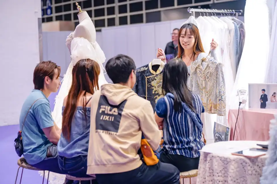 3_第123屆香港結婚節暨秋日婚紗展｜一站式婚禮服務｜中西式婚宴場地｜最強消費大抽獎 | 17+熱賣餅卡禮券品牌