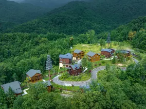 Eighteen Moon Lake Scenic Area