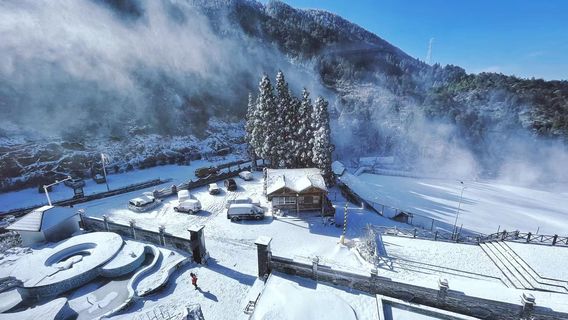 Green Water Peak Outdoor Ski Resort