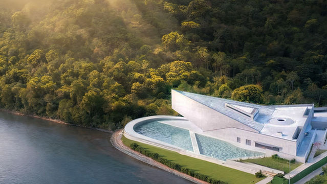 Spring Woods·Poetry Hall