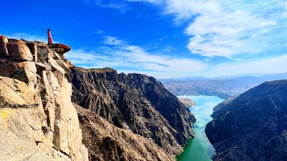 Longyang Grand Canyon Cliff Sightseeing