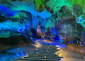 Hongyang Cave