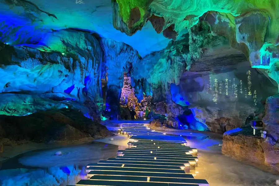 Hongyang Cave