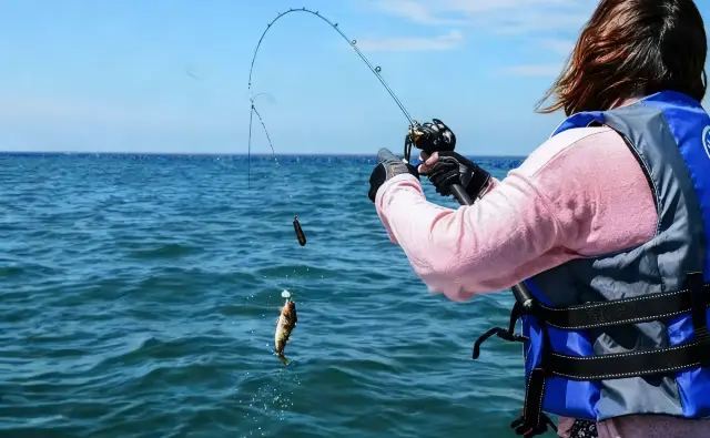 Sea-fishing in Dalian