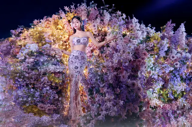 Travel Photoshoot in Jinghong