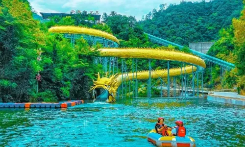 Wolong Scenic Jungle Adventure Drifting