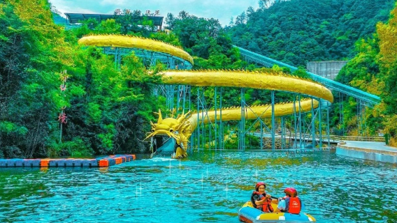 Wolong Scenic Jungle Adventure Drifting