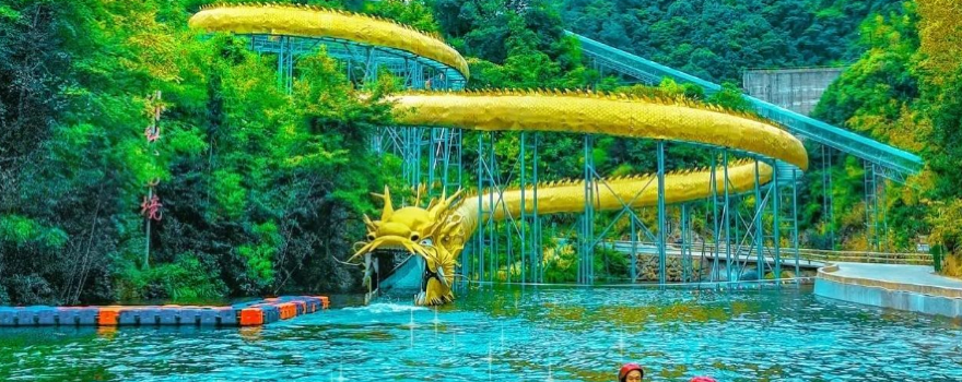 Wolong Scenic Jungle Adventure Drifting