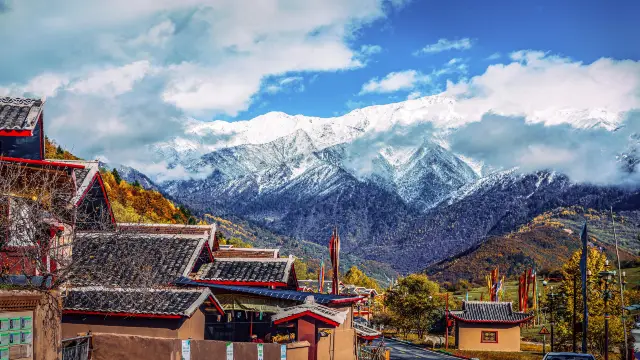 Jiuzhaigou Tibetan Culture Experience
