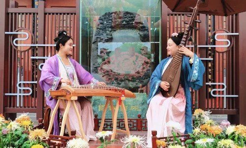 Hanfu Costume Experiences in Kaifeng