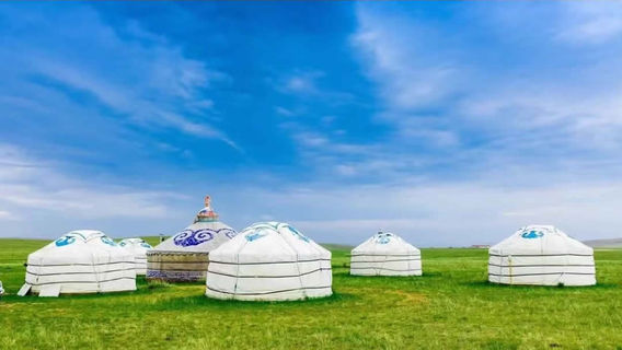 xi la mu ren cao yuan nan bei qing lv you jing qu