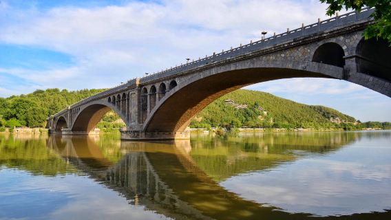 Songshan Shaolin Scenic + Longmen Grotten 1-Tagestour