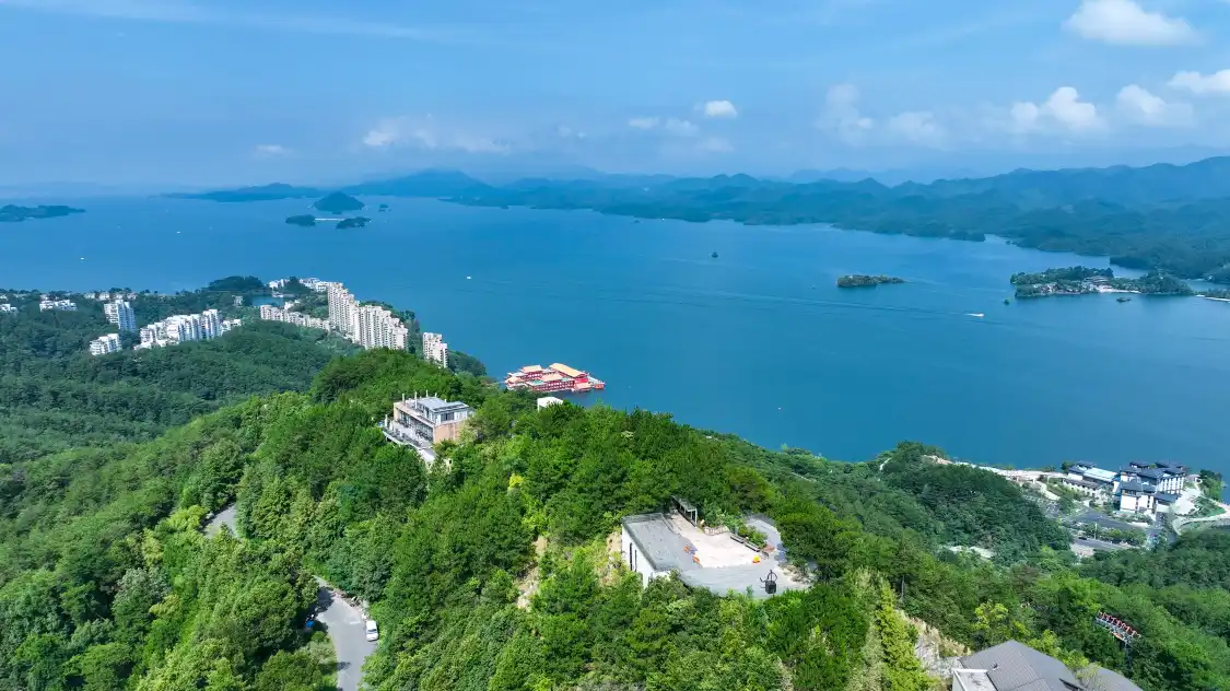 천우산 전망대 주변 호텔