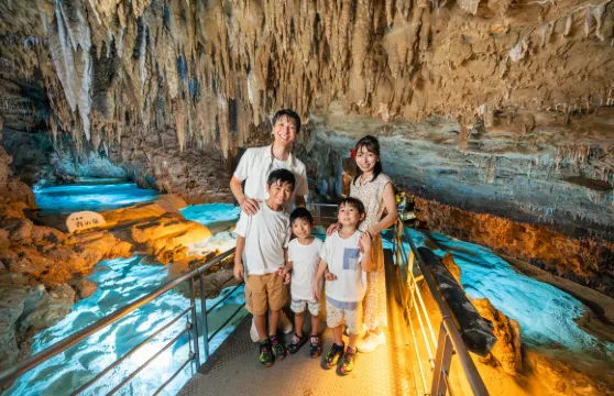 沖繩世界文化王國門票（含玉泉洞+王國村+毒蛇博物館）成人（15歲及以上）