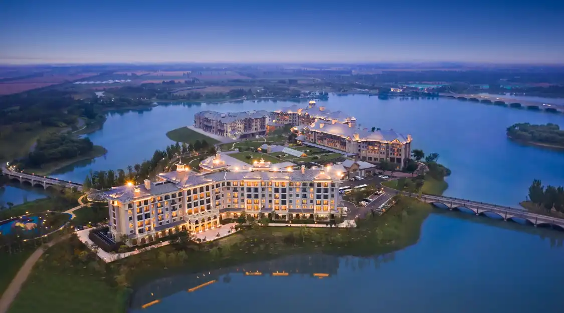Các khách sạn gần Wen'an Beautiful China Tourist Resort