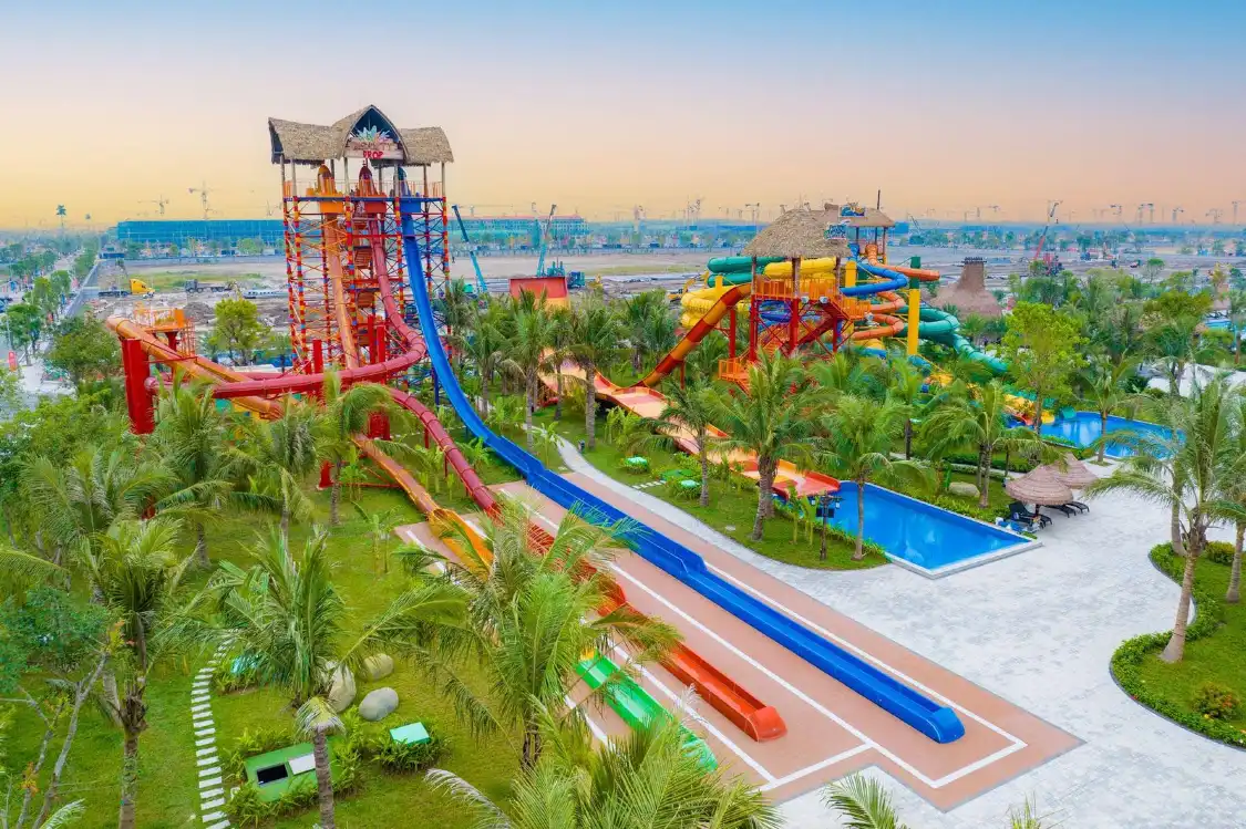Hotels near VinWonders Water Park