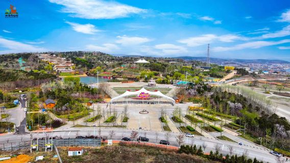 Mountain and Sea Fantasy Valley
