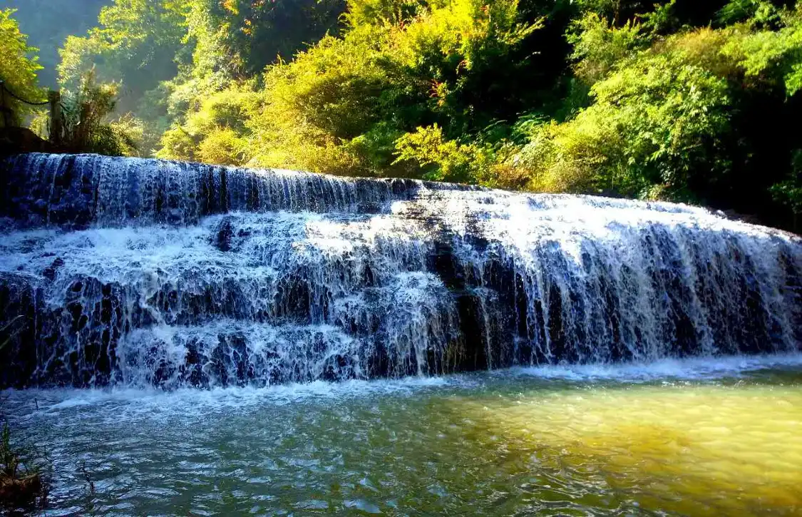 Các khách sạn gần Shiban River Scenic Area