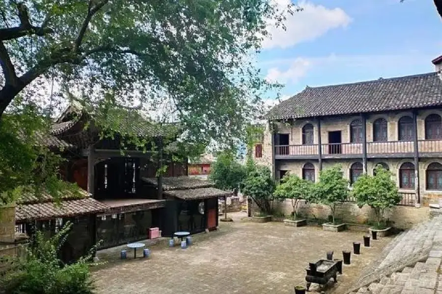 Дворец Дэнь Цунь Юань