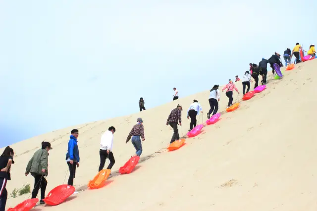 Sandboarding in Tongliao