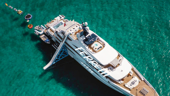 Ferretti Yacht Club